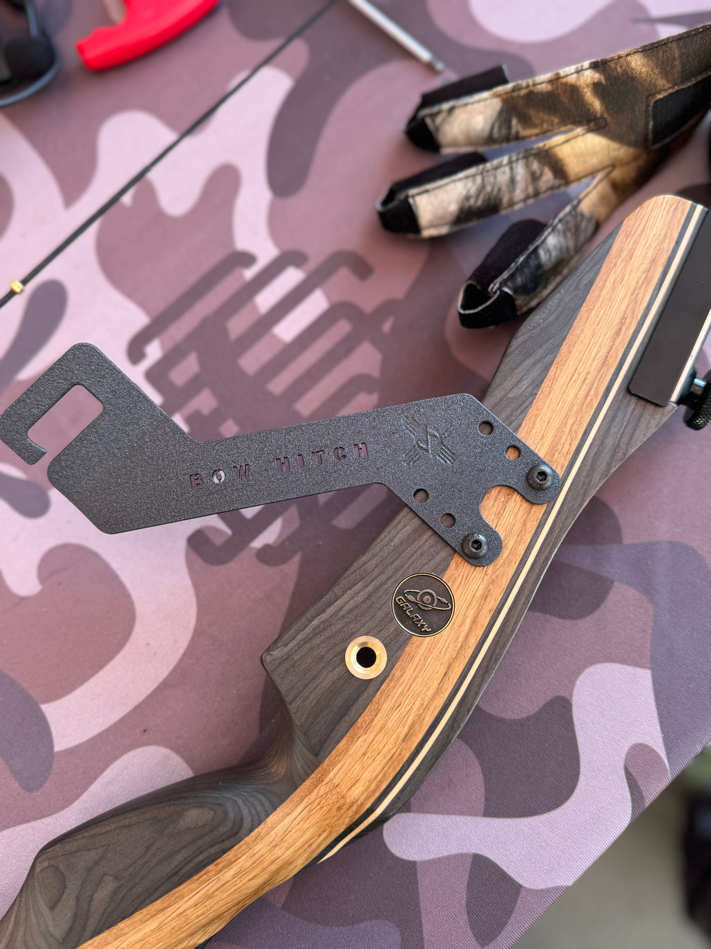 The Bow Hitch - Matte Black