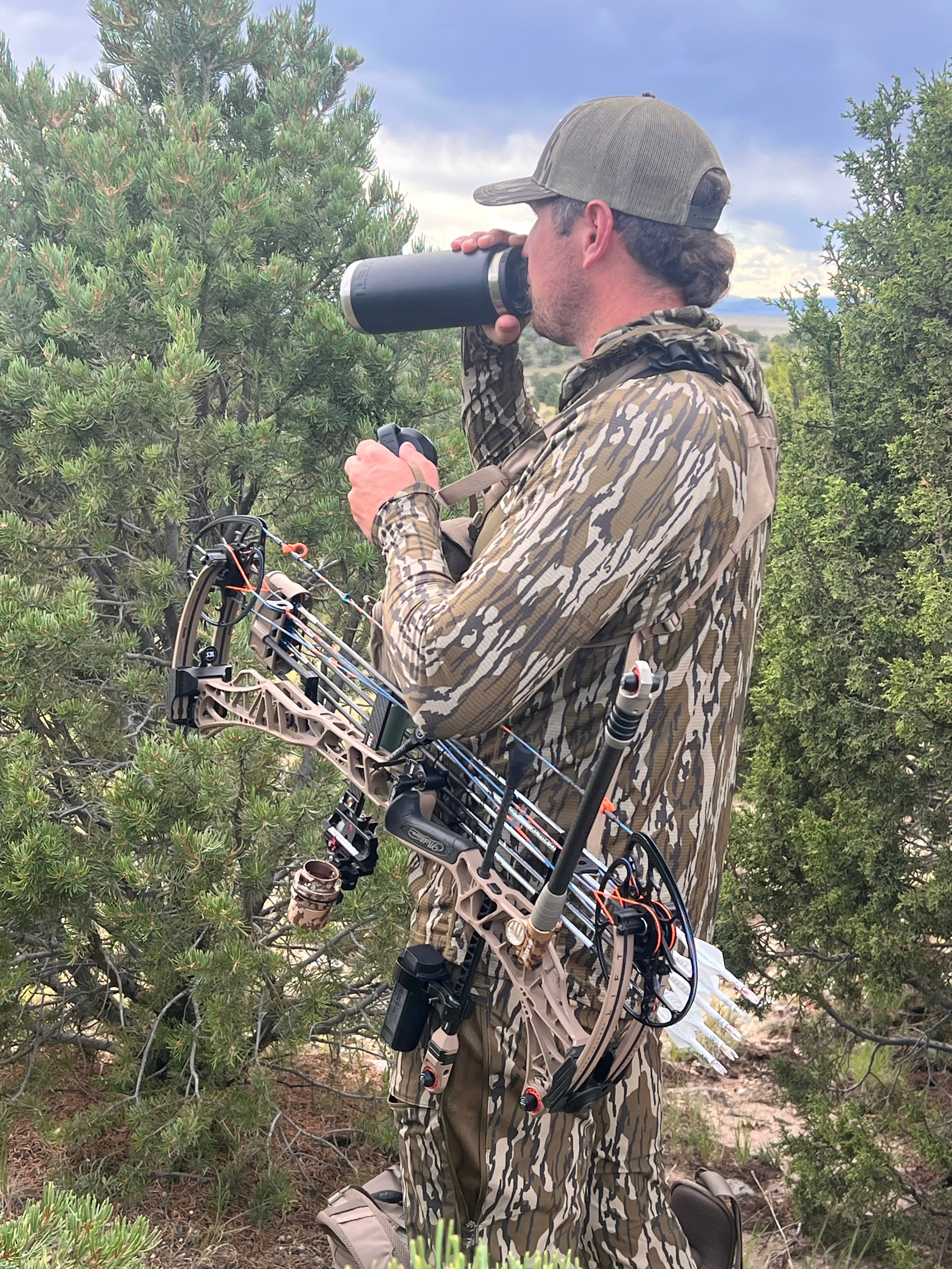 The Bow Hitch - Matte Black